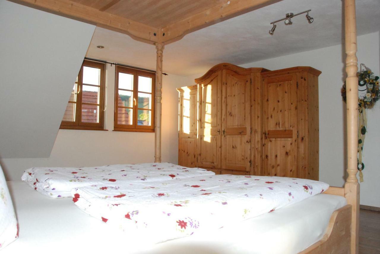 Ferienwohnung Christina Vaihingen an der Enz Esterno foto
