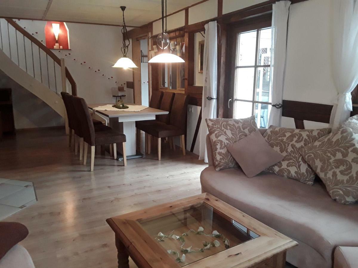 Ferienwohnung Christina Vaihingen an der Enz Esterno foto